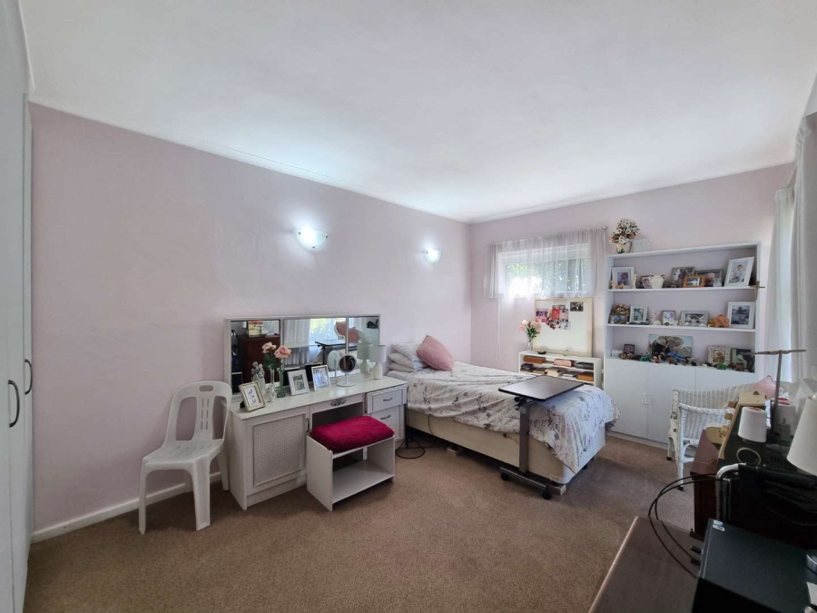 4 Bedroom Property for Sale in Westcliff Western Cape